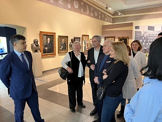 Главный детский хирург России ДМИТРИЙ МОРОЗОВ подал ПРИМЕР ТОГО, КАК НАДО ДОБИВАТЬСЯ ЧЕЛОВЕЧЕСКОЙ И ПРОФЕССИОНАЛЬНОЙ СПРАВЕДЛИВОСТИ    (Почти Рождественская история)