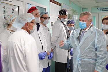 Капремонт в поликлинике ОДКБ РО завершится в марте будущего года. В активную фазу вступил и второй этап развития ОДКБ - возведение нового лечебного корпуса 