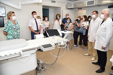 Светлана Пискунова передала в дар ЦГБ города Каменска-Шахтинского портативный аппарат ИВЛ