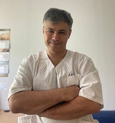 Главный детский хирург России Дмитрий Морозов провёл в ОДКБ РО две реконструктивные колопроктологические операции грудным детям 