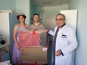 В Центр детской онкологии и гематологии «ОДКБ» заглянули волонтеры общественной организации «Твори  добро»