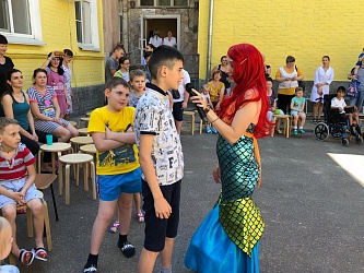 День защиты ребятишек, всех девчонок и мальчишек…