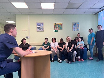 В отделении медицинской реабилитации работает «Школа для родителей»