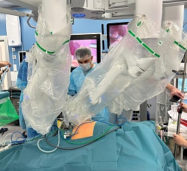 В ГБУ РО «ОДКБ» с применением роботической системы DA VINCI XI выполнена первая операция по профилю хирургия 