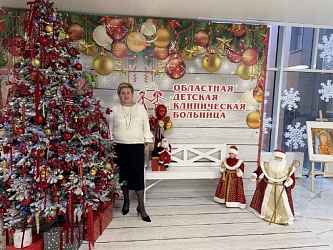 Дорогие друзья! Примите мои искренние поздравления с наступающим  Новым годом!