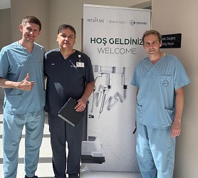 В ГБУ РО «ОДКБ» всё больше хирургов осваивают робот-ассистированную хирургическую систему Да Винчи