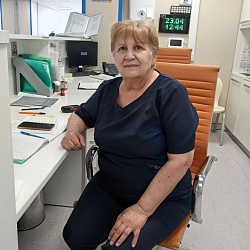 50 лет работает в ГБУ РО «ОДКБ» медсестра Валентина Смирнова!